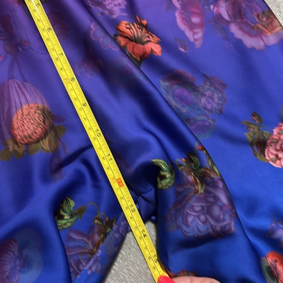 Floral Print Satin pants - Picture 4 of 8